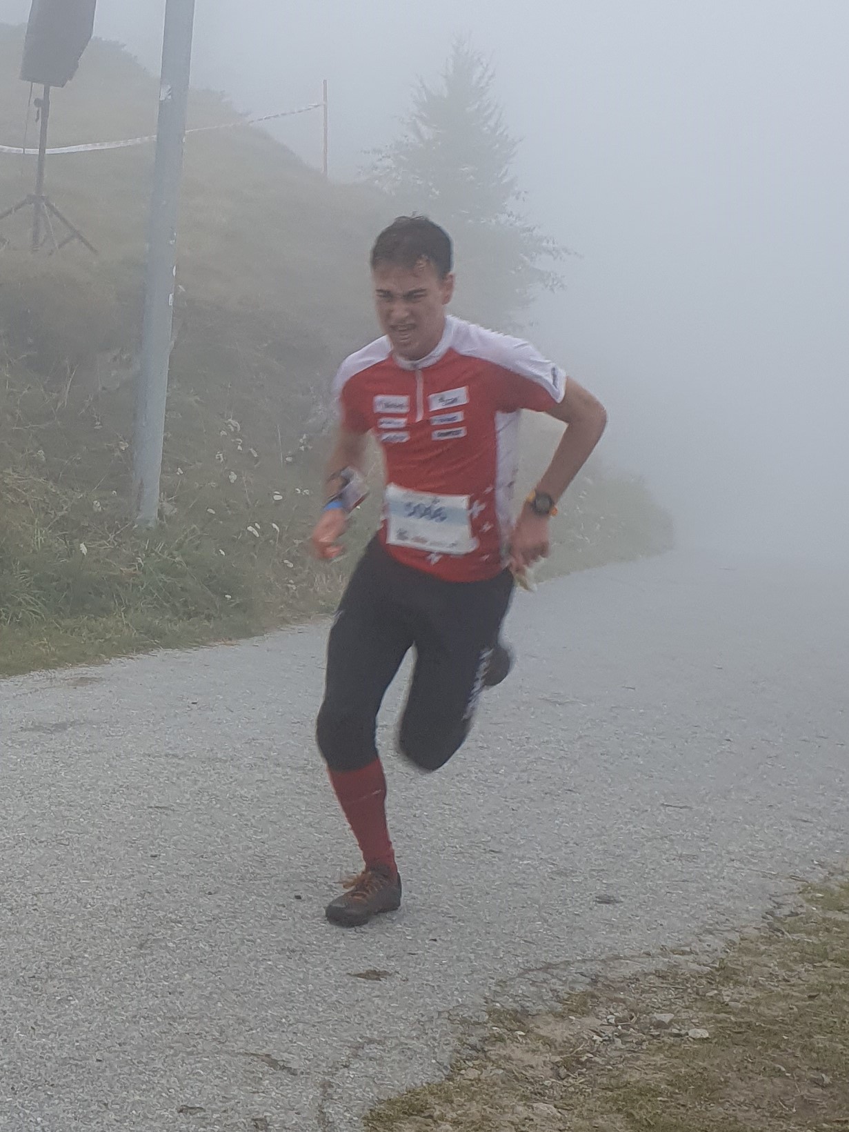 Manu all'arrivo nella nebbia